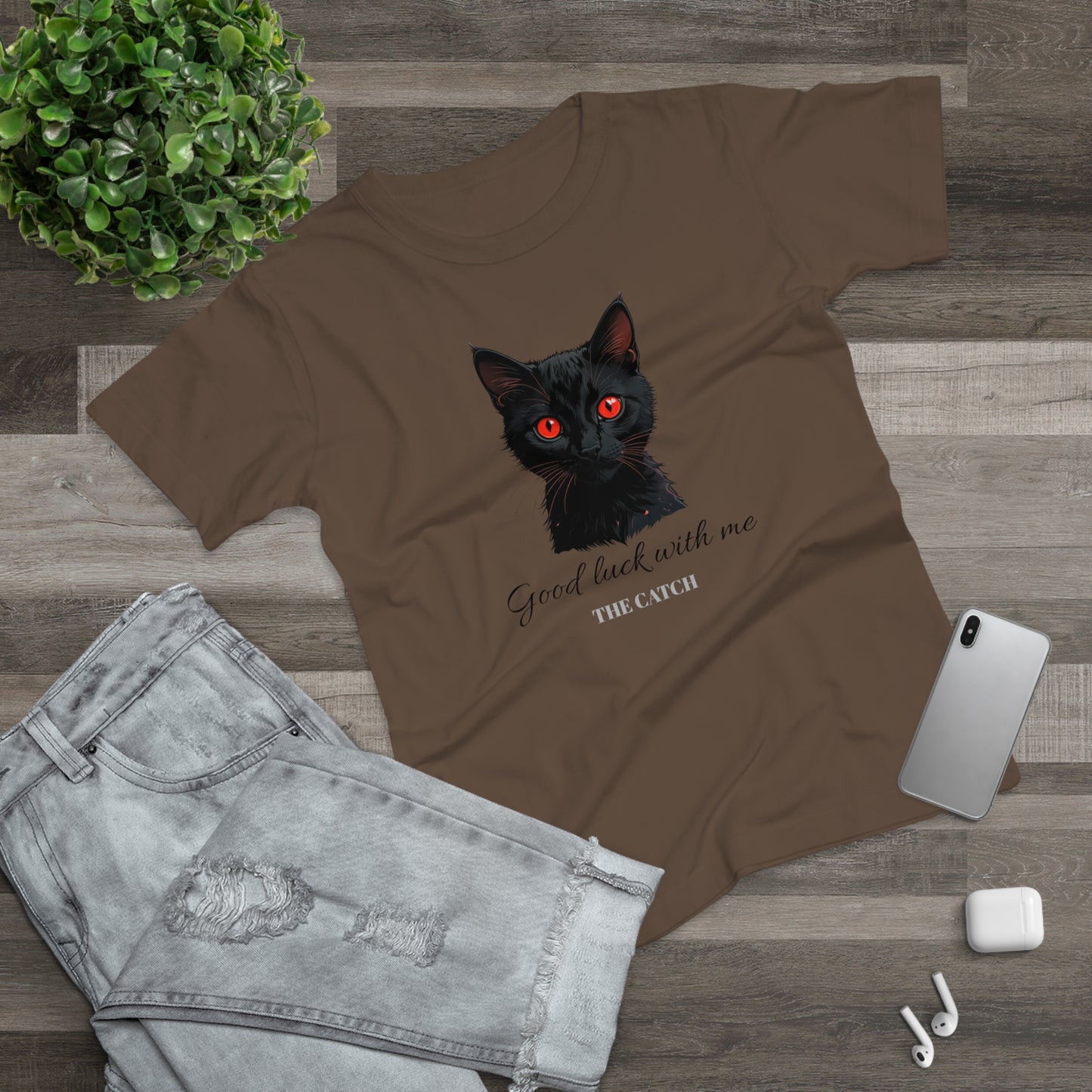 Good Luck Cat Women's T-Shirt - Playful Black Cat Design